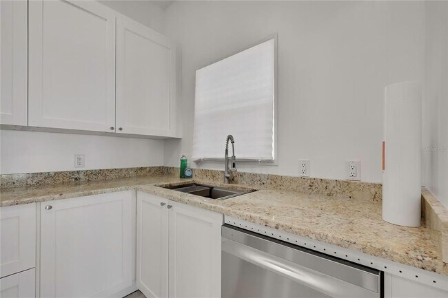 Building Photo - 18405 N 30th St