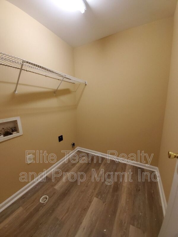 Building Photo - 10903 Chastain Parc Dr