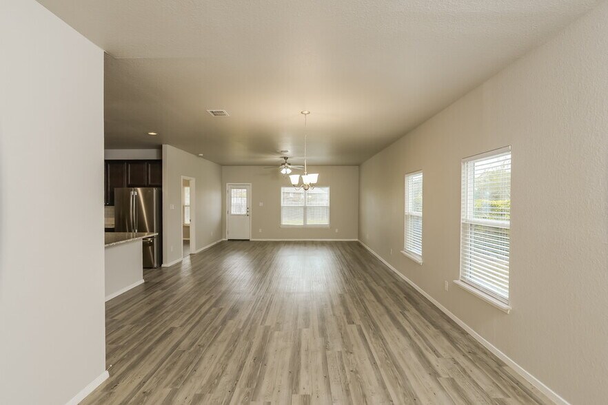 Building Photo - 6731 Terra Ark View