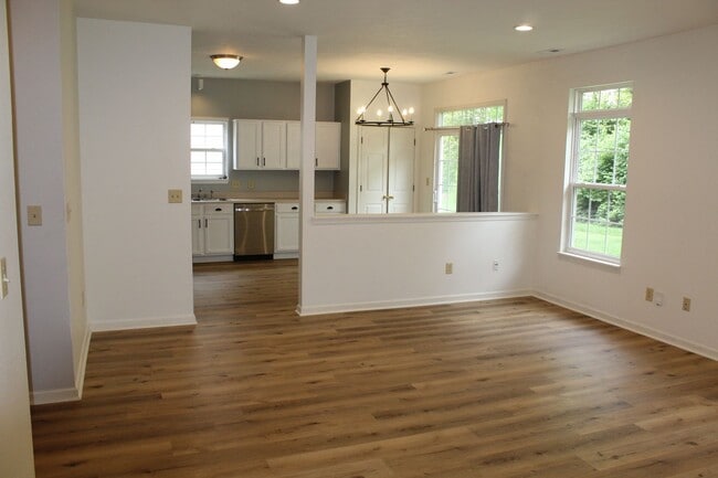 Building Photo - Beautiful Ranch Home in Avon!