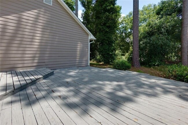 Building Photo - 1200 Mitsy Forest Dr NE