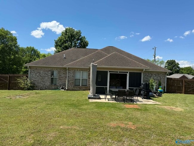 Building Photo - 100 Louise Taylor Cir