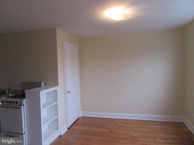 Building Photo - 43 Rittenhouse Pl