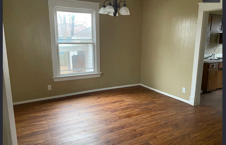 Building Photo - 1104 N Campbell Ave