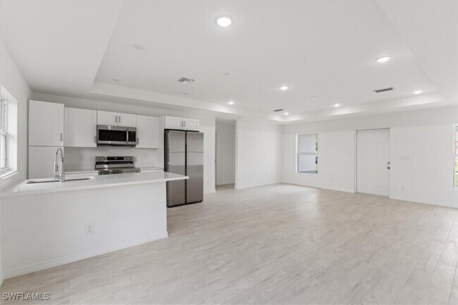 Building Photo - 917 Hepburn Ave