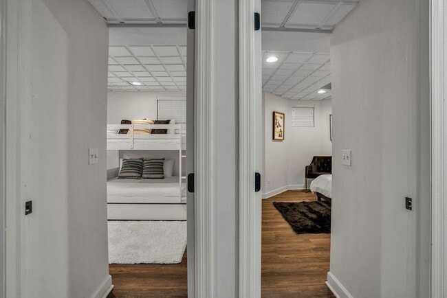 Building Photo - 3636 N Racine Ave