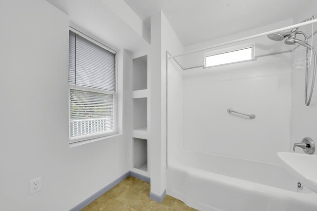 Building Photo - 1309 St Marys Blvd