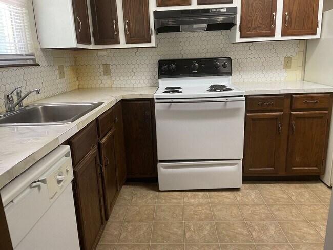 Building Photo - S. Erie