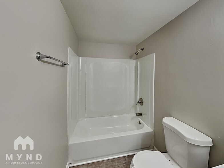 Building Photo - 3799 Farm Brook Ln