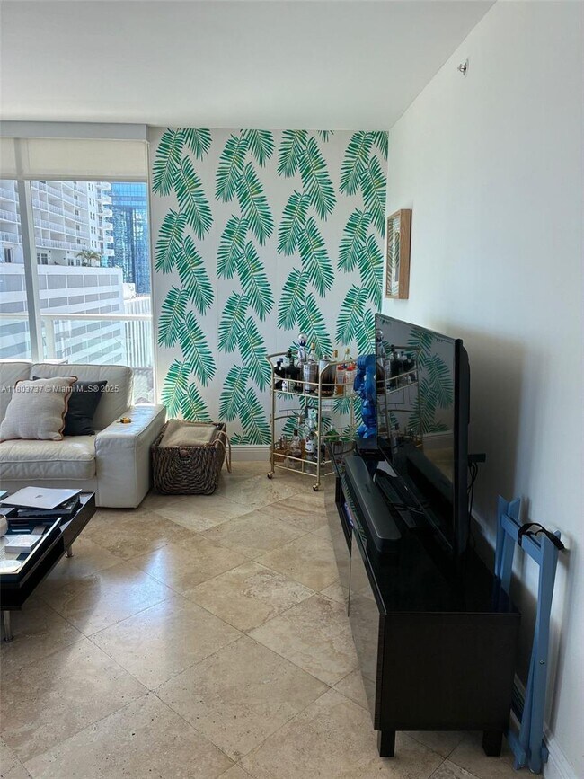 Building Photo - 1155 Brickell Bay Dr