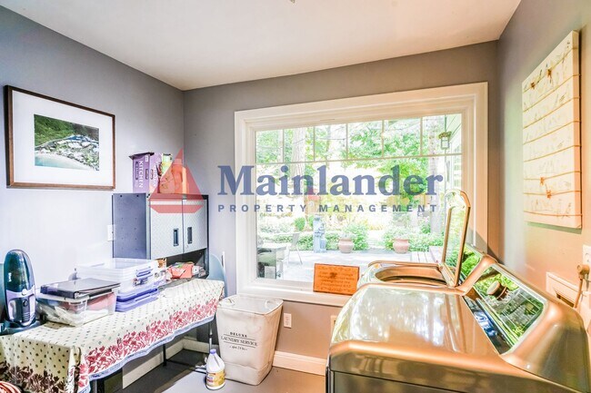 Building Photo - Tastefully Updated Home with a Beautifully...