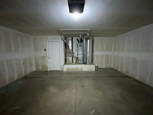 Building Photo - 3 Bedroom Single Story Home Available Near Irving Blvd NW & Eagle Ranch Rd!