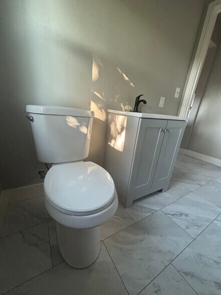 Building Photo - 8015 N John Ave