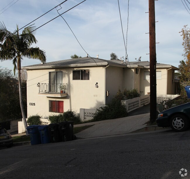 Building Photo - 1325 Qunitera St