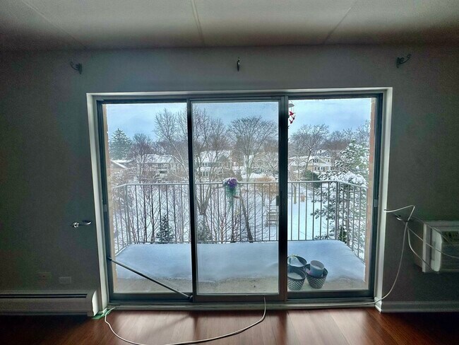 Building Photo - 5125 Blodgett Ave