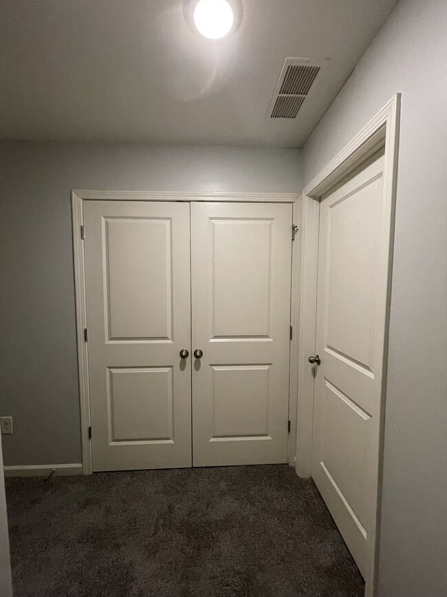Building Photo - 6367 Kennonbriar Ct