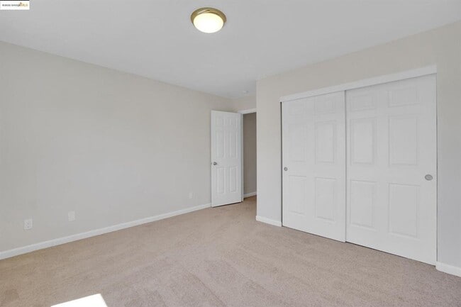 Building Photo - GREAT CUL DE SAC LOCATION IN PRIME TRACY N...