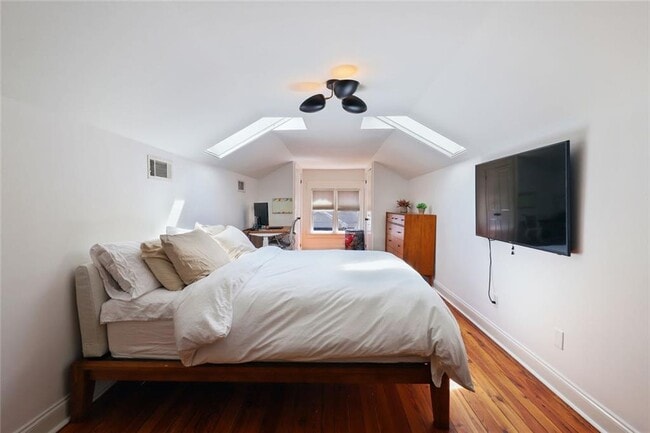 Building Photo - 1212 Merlin Ave SE