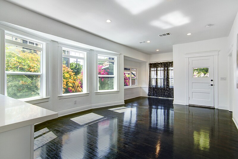 Building Photo - 1341 W 25th St