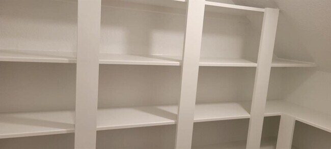 Building Photo - 579 Dry Fork Ln