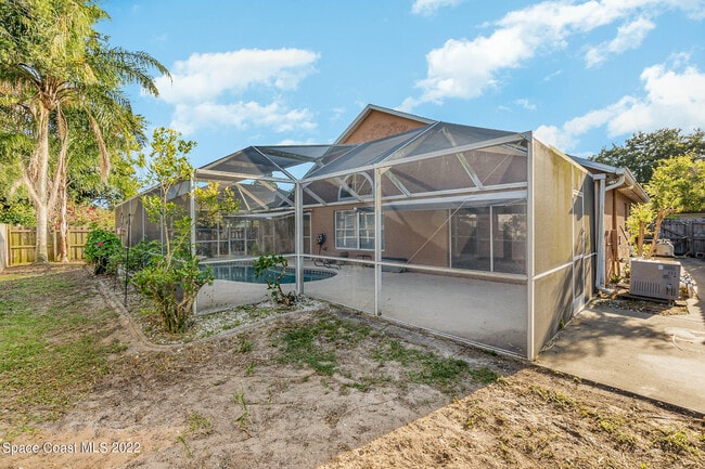 Building Photo - 2187 Hedgerow Dr