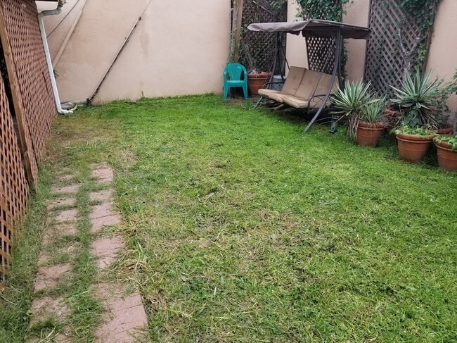 you can BBQ - 464 N Orange Grove Ave