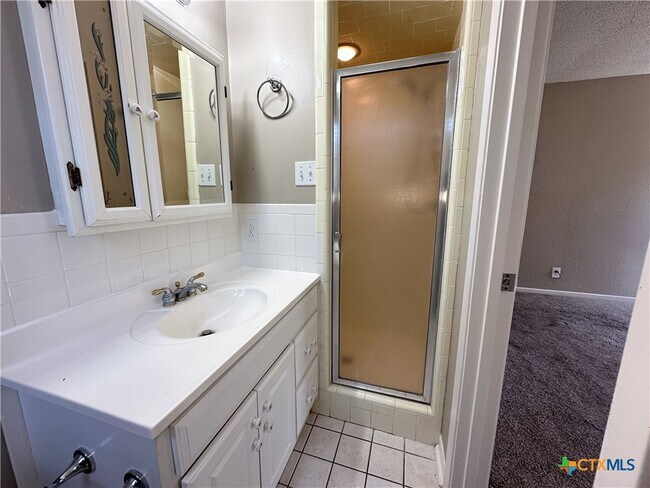 Building Photo - 1608 Becker Dr