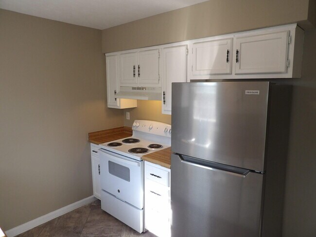 Building Photo - 75 Ashwood Ct