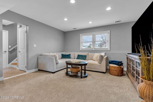 Building Photo - 2412 Homestead Ave