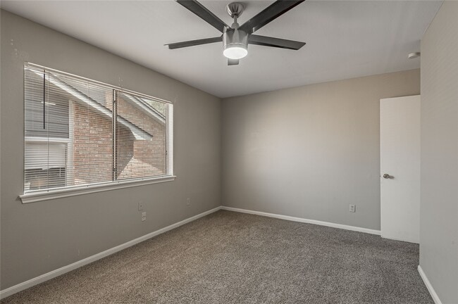 Building Photo - 2404 Sycamore Ave