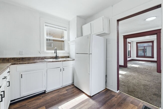 Building Photo - Modernized 3-Bedroom w/ New Furnace