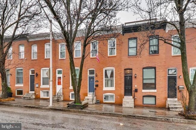 Primary Photo - 729 S Lakewood Ave