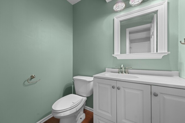 Building Photo - 1008 Forest Hills Dr