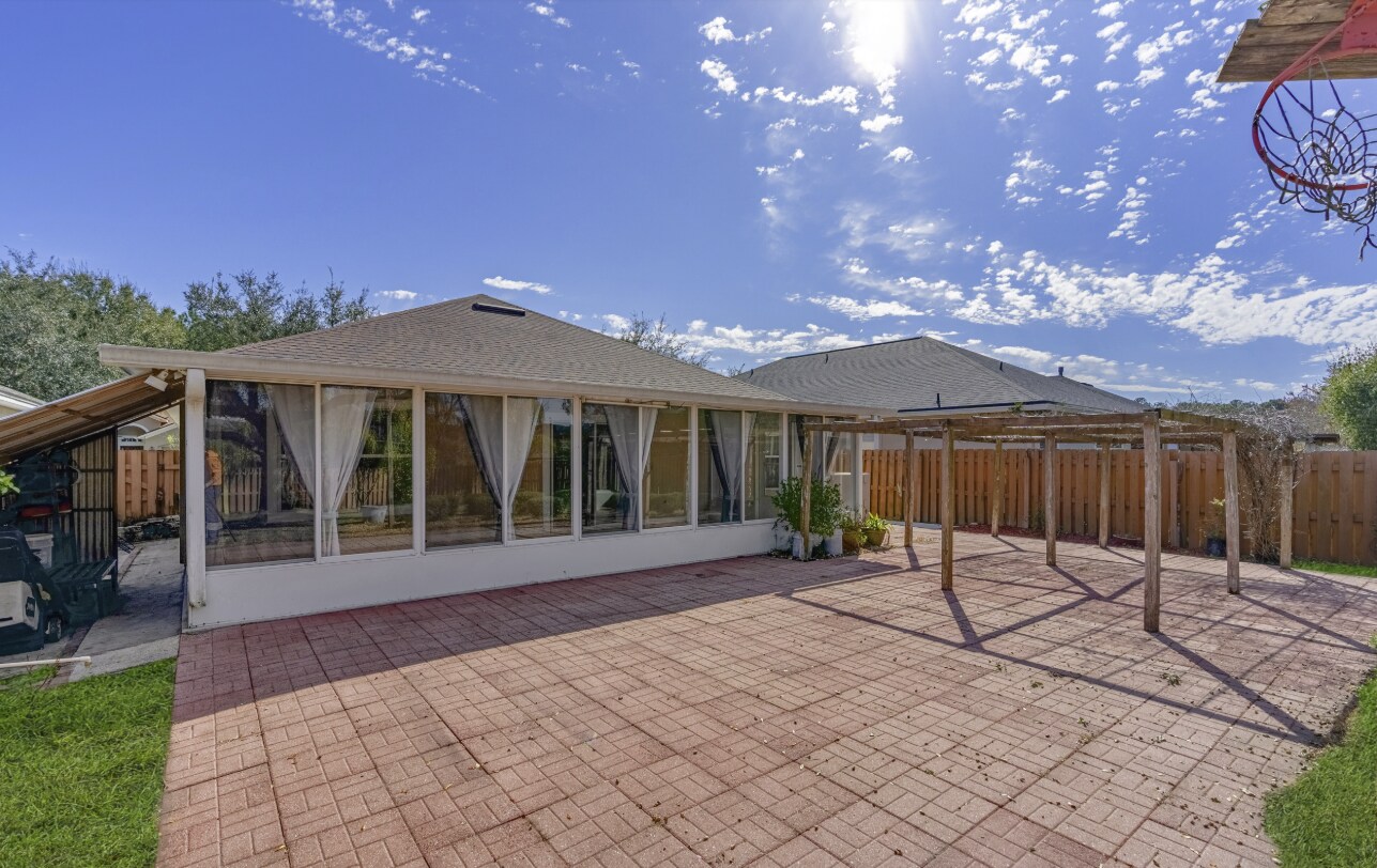 Building Photo - 14626 Falling Waters Dr