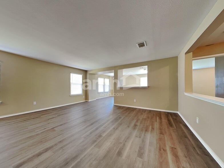 Building Photo - 4610 Elm Point Dr