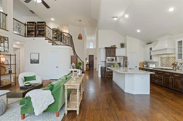 Building Photo - 8616 Tuscan Oaks Dr