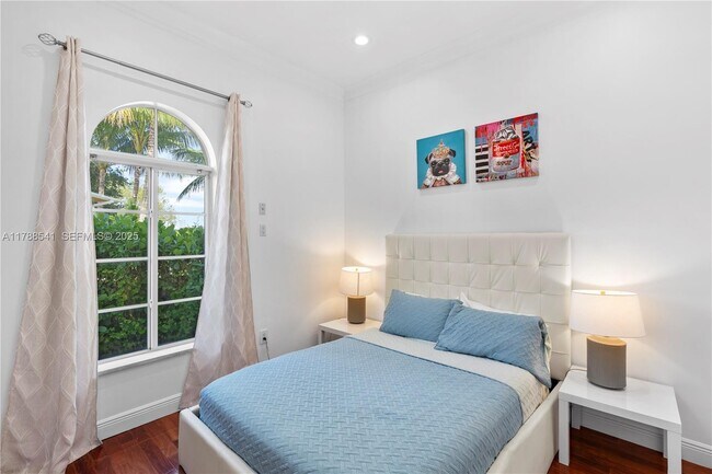 Building Photo - 1223 Jackson St