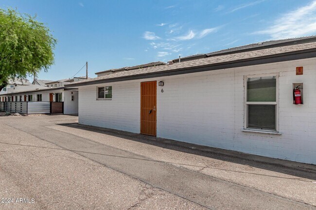 Building Photo - 3027 N 37th St