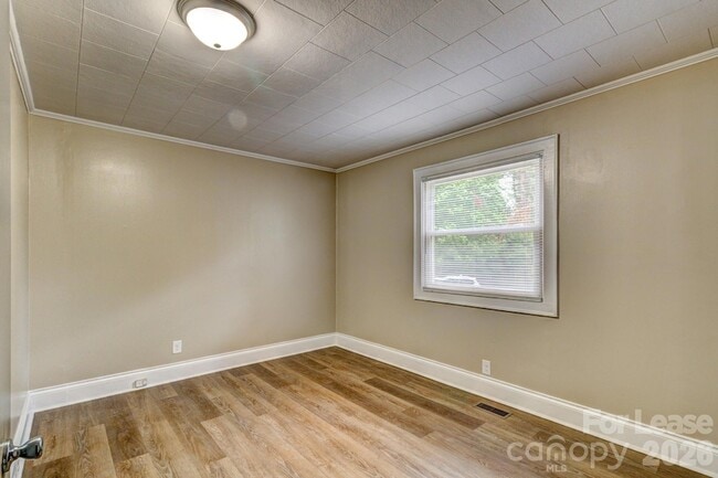 Building Photo - 207 Ramsey St