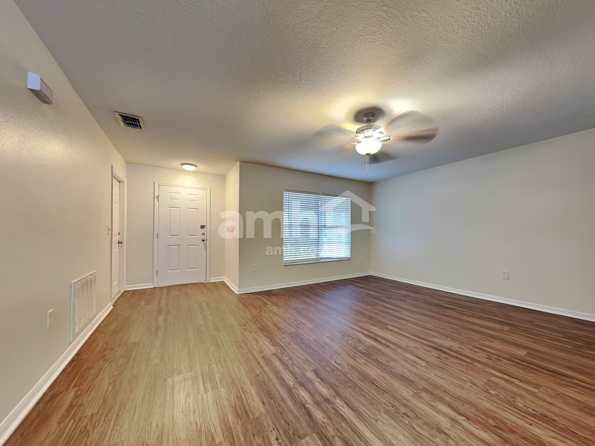 Building Photo - 10225 Summerview Cir