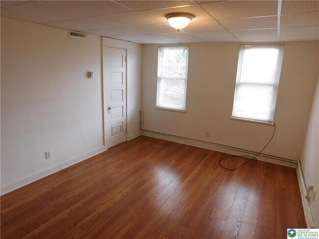 Building Photo - 1307 E 4th St