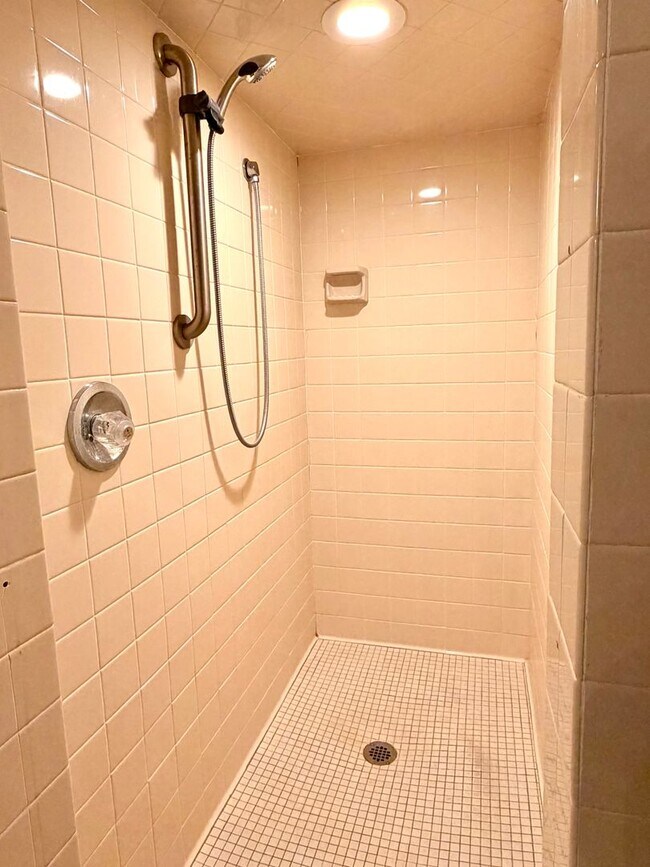 Building Photo - Cozy & Private Fircrest Unit with Garden Space