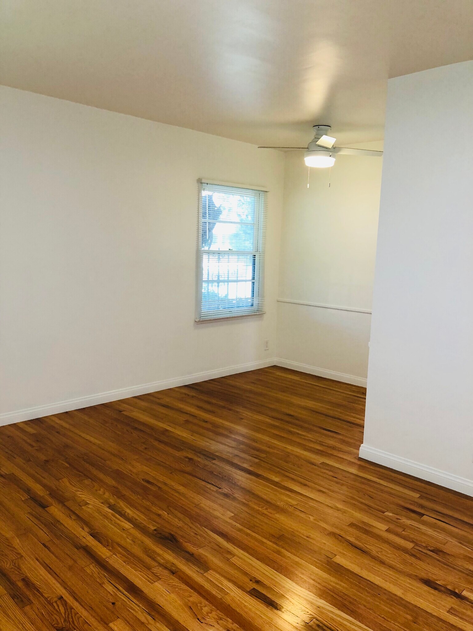 Dining Area - 12544 Venice Blvd