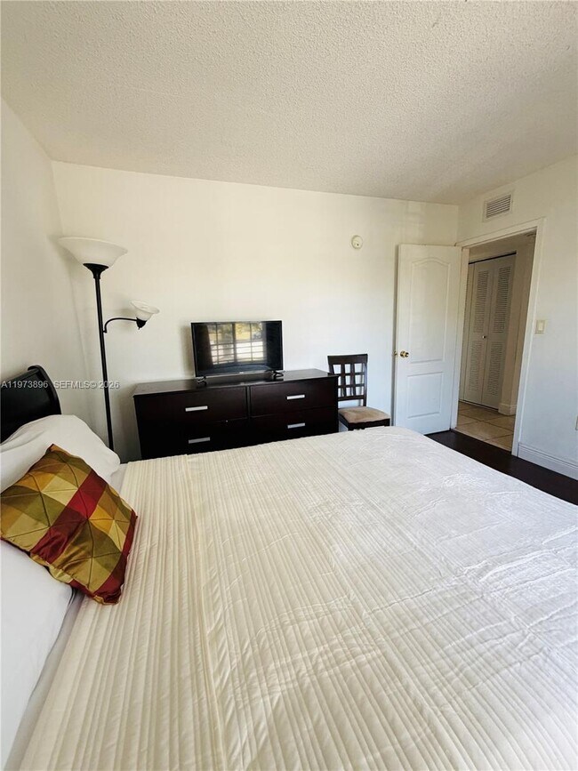 Building Photo - 4920 NW 79th Ave