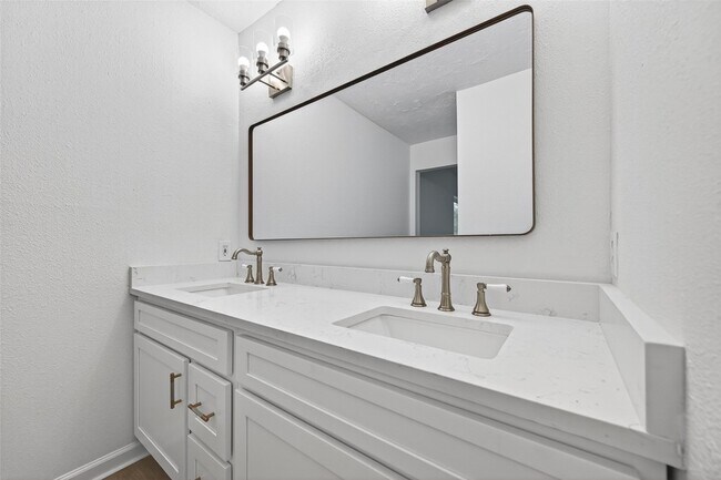 Building Photo - 24014 Nomini Hall Ln