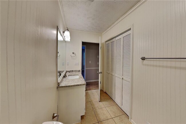 Building Photo - 208 Emerald Cove Ln