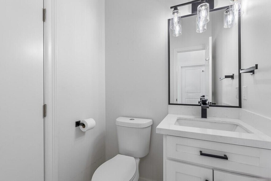 Building Photo - 7401 Hana Dr