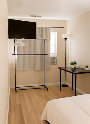 Building Photo - 240 W Ann Arbor Ave