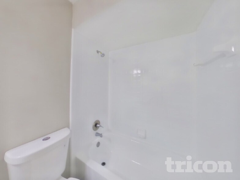 Building Photo - 10868 Trestle Ct