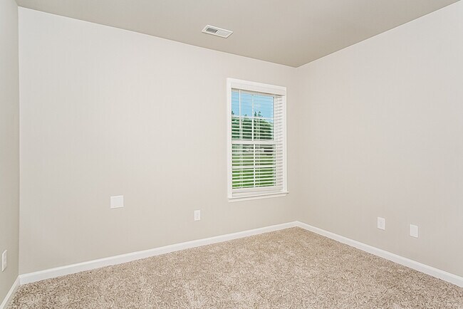 Building Photo - 4 Bedroom in Owens Cross Roads